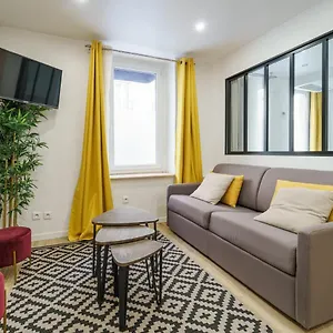 Apartment Parisian Flat With Sauna, Paris