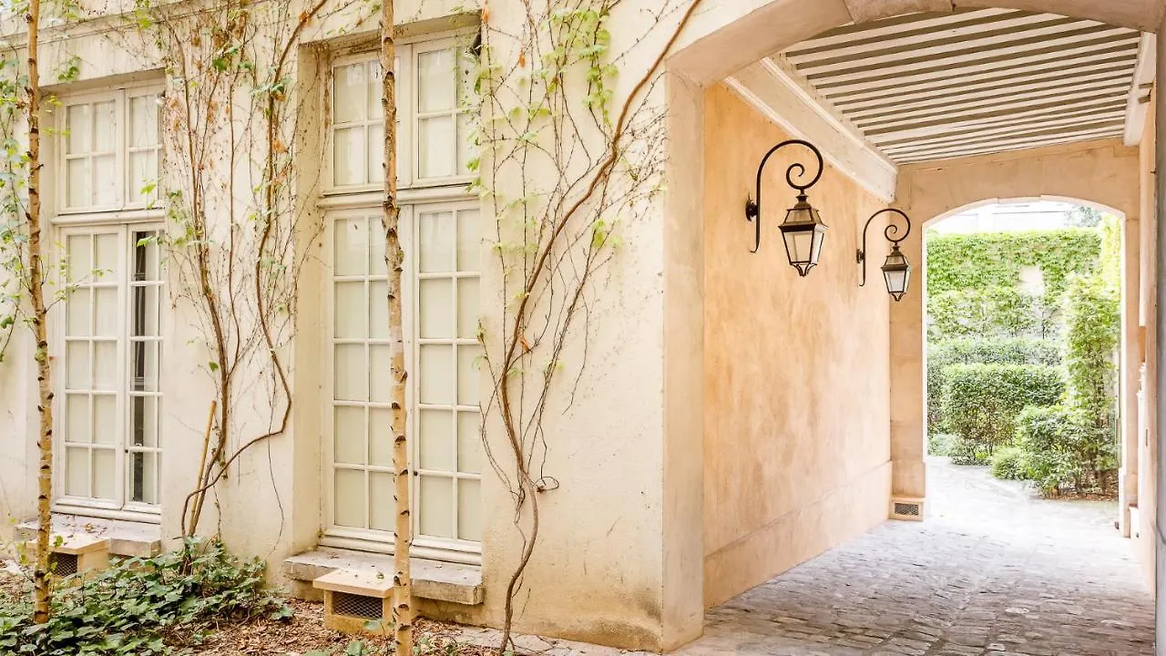 Merveil - Luxury Suite - Marais - Archives I Paris France