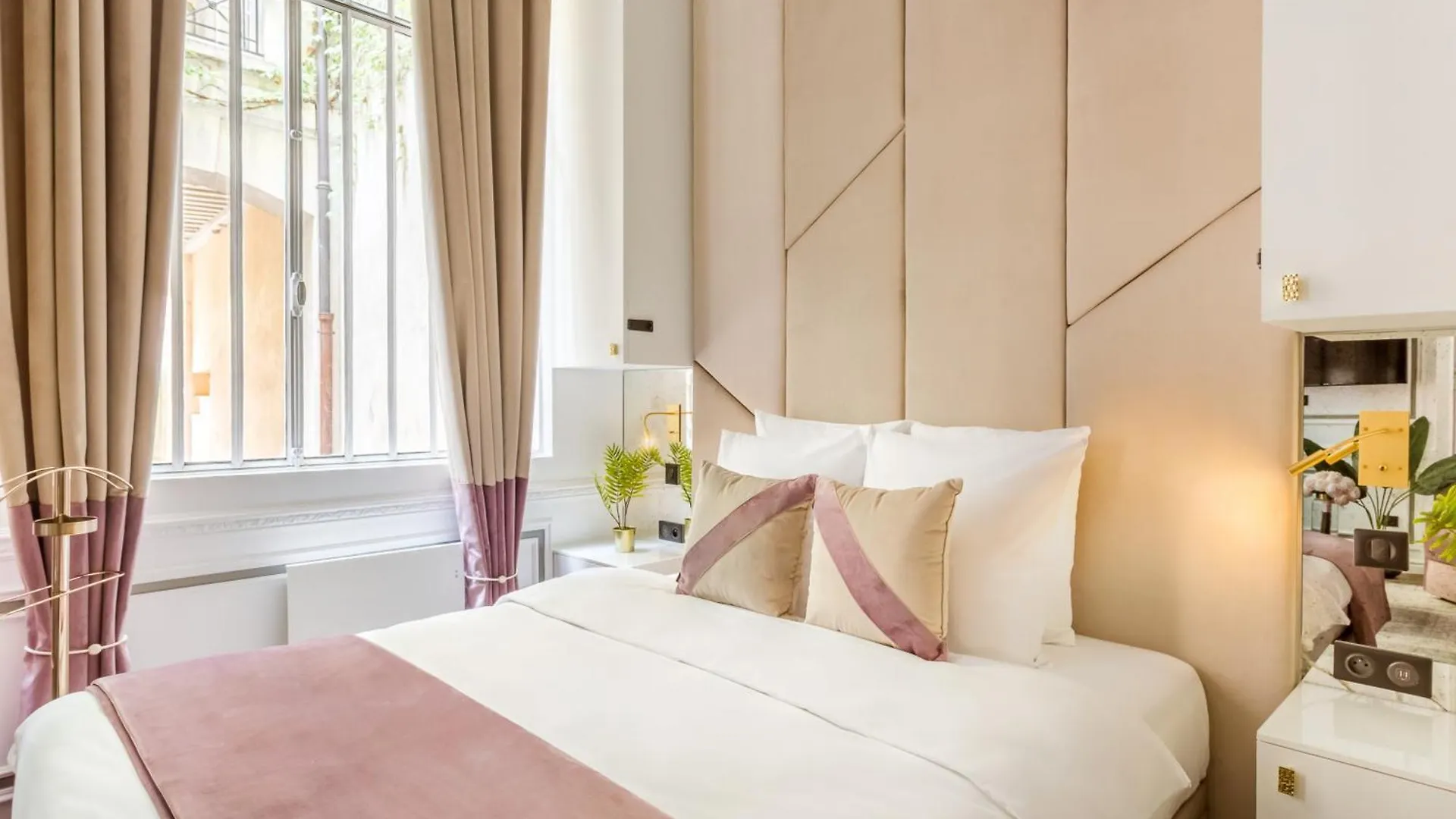 Merveil - Luxury Suite - Marais - Archives I Paris France